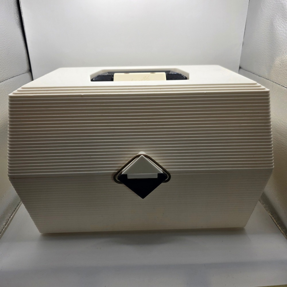 Vintage Caboodles Nail Care/ Makeup Case Cream White Ribbed 80s 90s